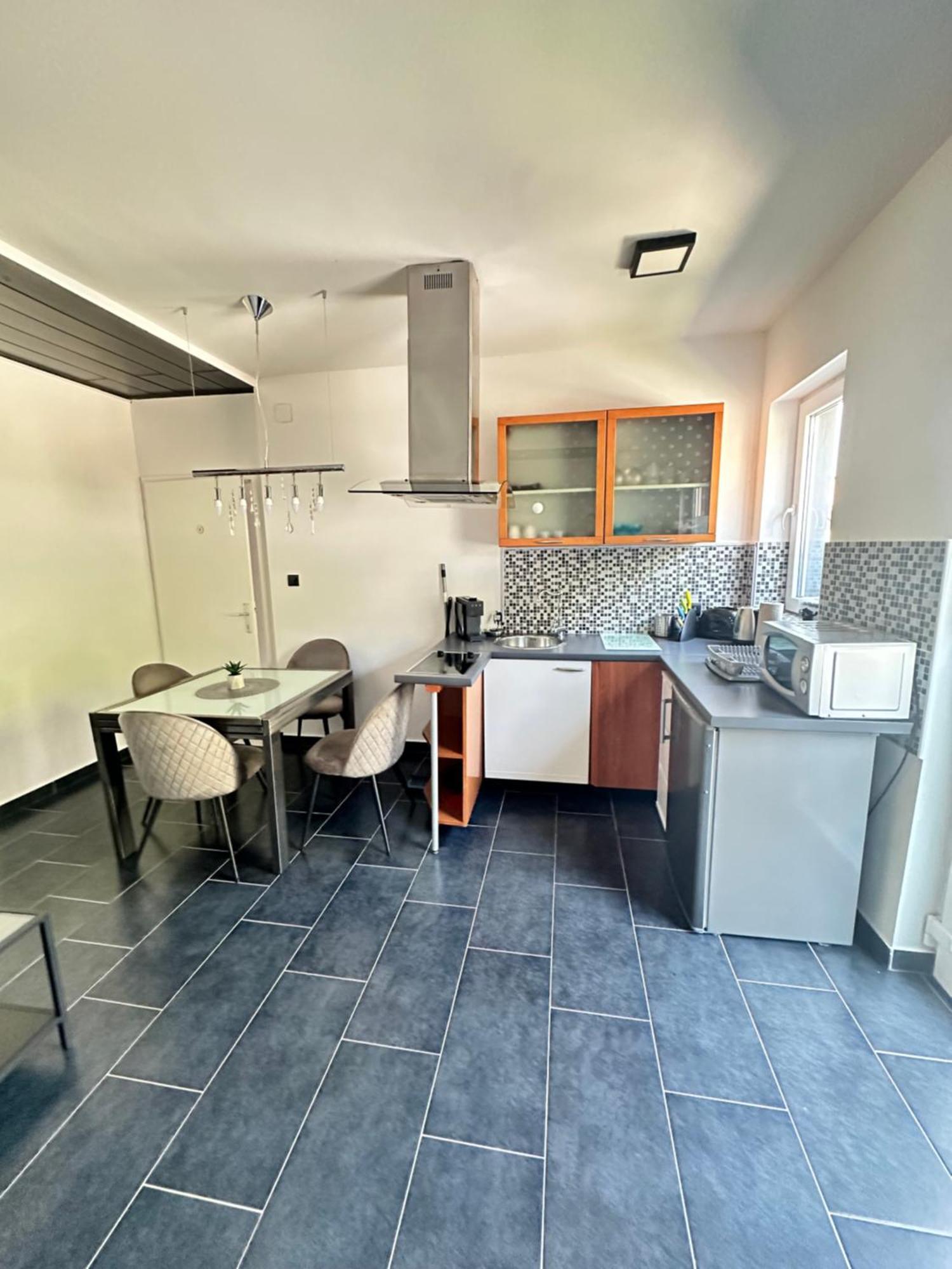 ביוגראד נה מורו Apartmani Vernissage מראה חיצוני תמונה